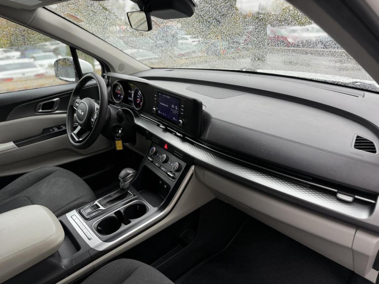 2022 Kia Carnival LX FWD Photo