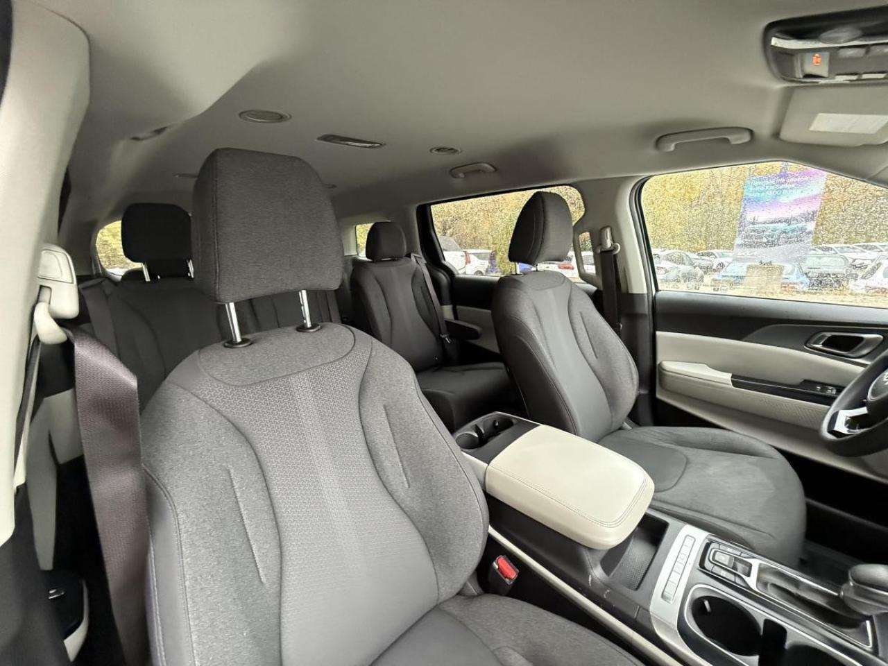 2022 Kia Carnival LX FWD Photo