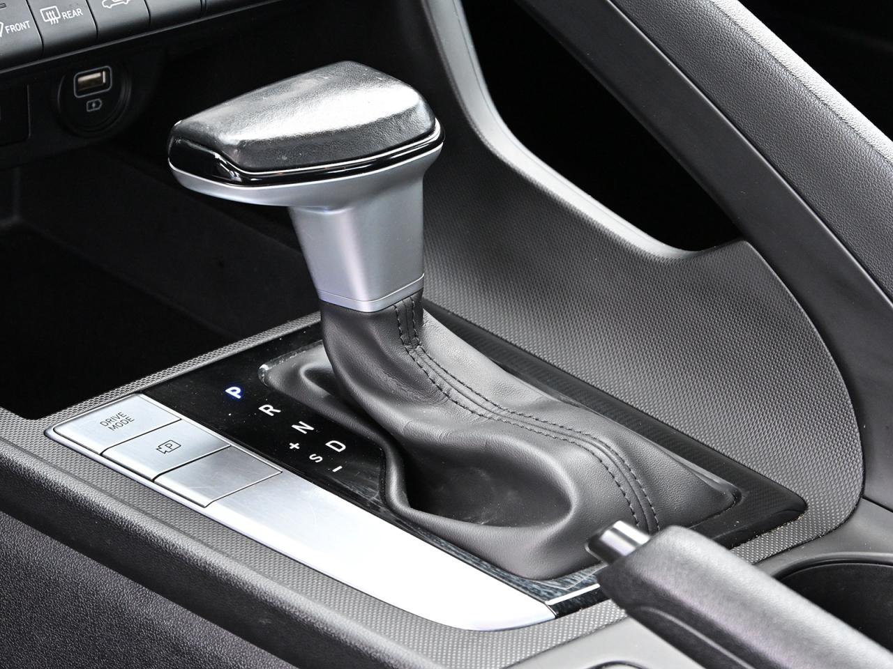 2022 Hyundai Elantra Preferred ~Heated Seats + Wheel ~Camera ~Moonroof Photo