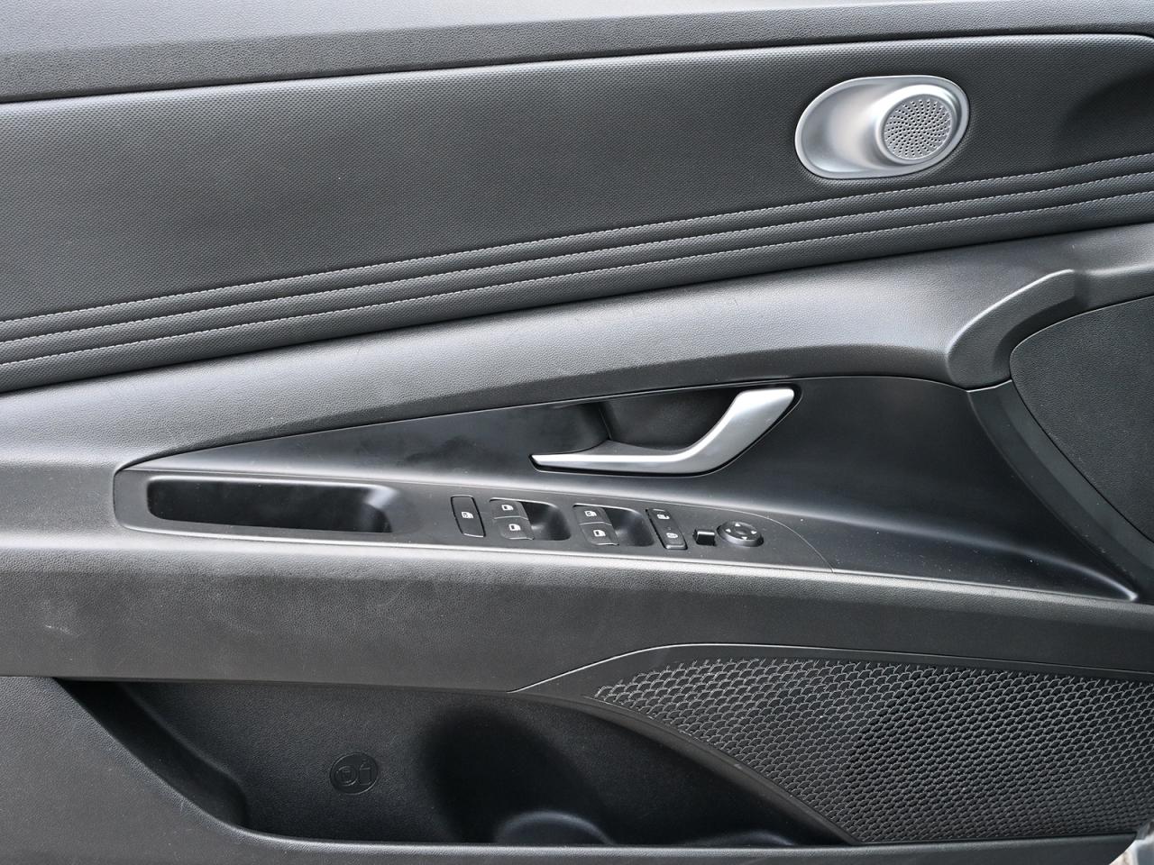 2022 Hyundai Elantra Preferred ~Heated Seats + Wheel ~Camera ~Moonroof Photo