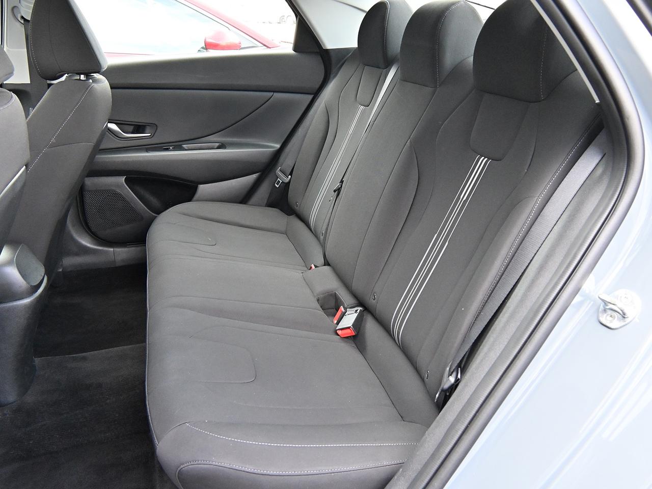 2022 Hyundai Elantra Preferred ~Heated Seats + Wheel ~Camera ~Moonroof Photo