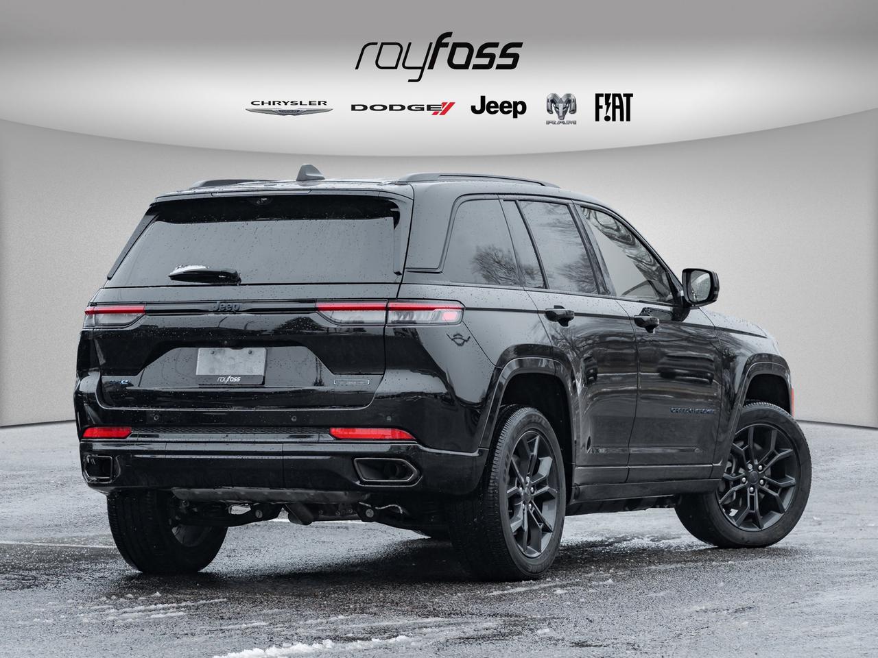 2023 Jeep Grand Cherokee 4xe 30th Anniversary Photo