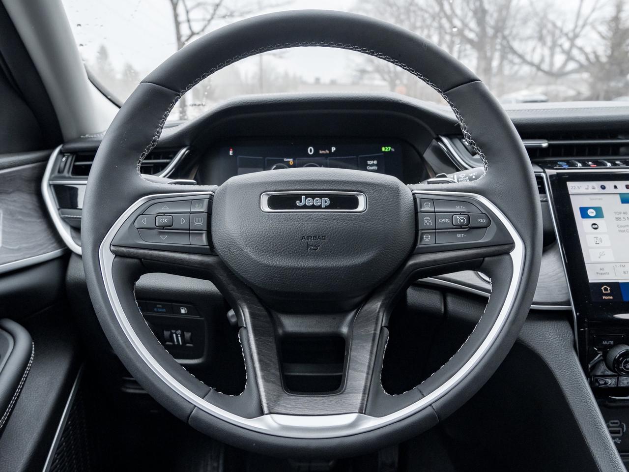 2023 Jeep Grand Cherokee 4xe 30th Anniversary Photo