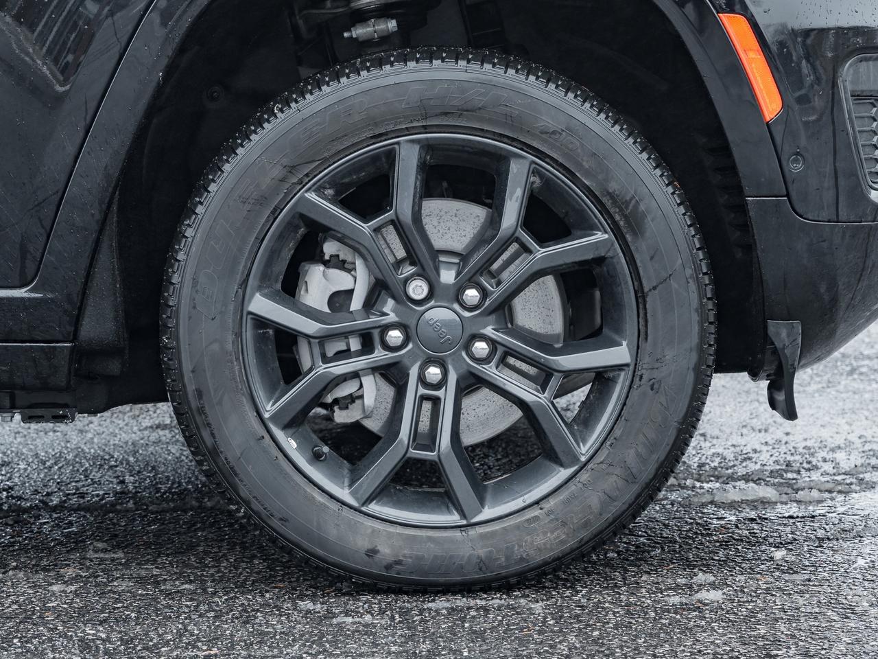 2023 Jeep Grand Cherokee 4xe 30th Anniversary Photo