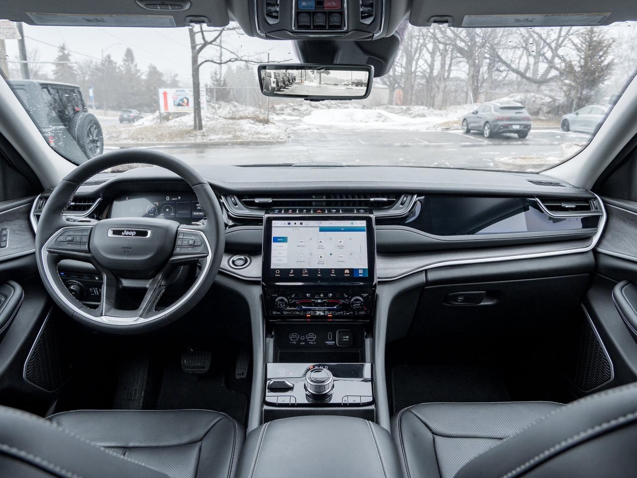 2023 Jeep Grand Cherokee 4xe 30th Anniversary Photo
