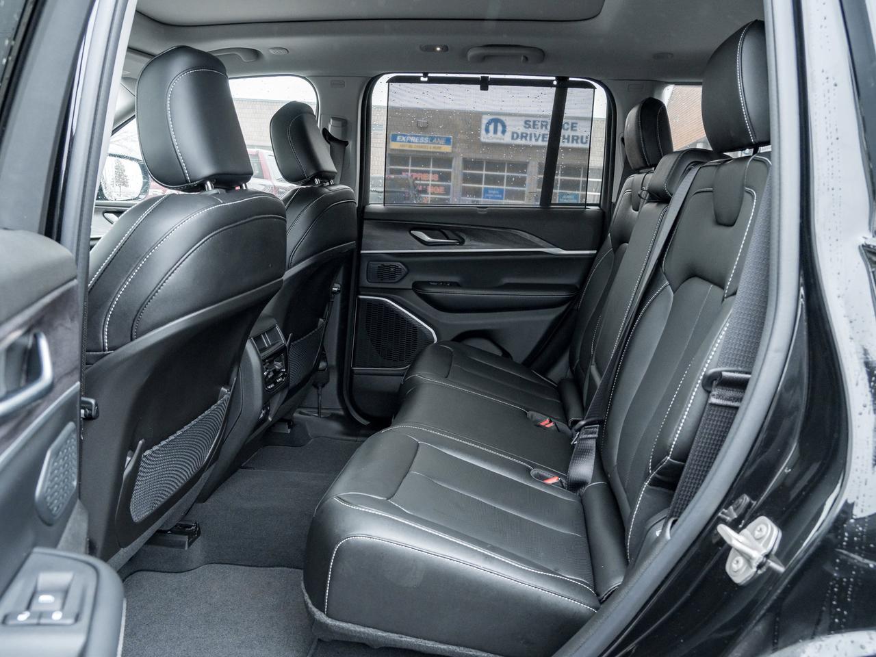 2023 Jeep Grand Cherokee 4xe 30th Anniversary Photo