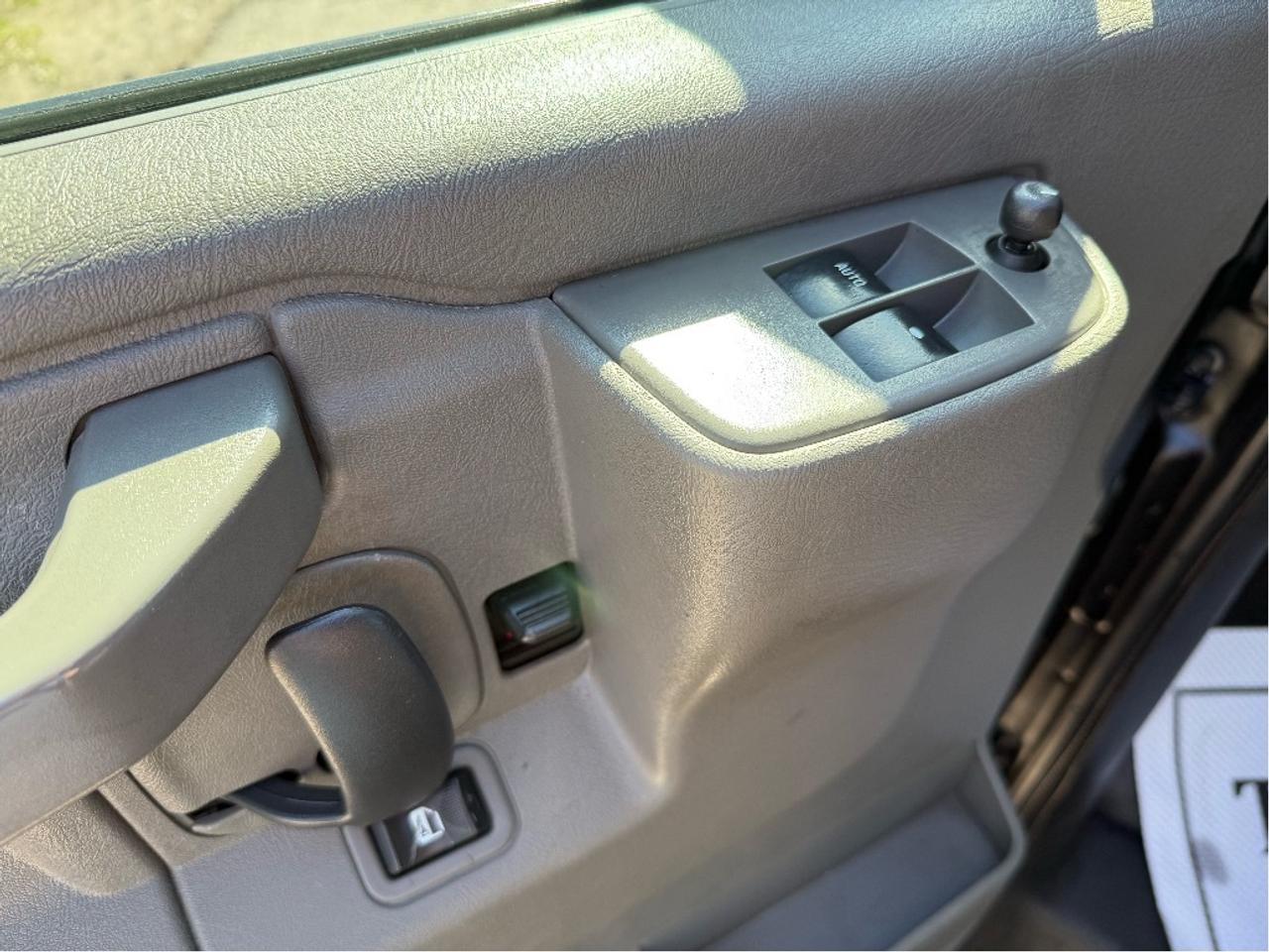 2022 Chevrolet Express 155 Long Wheel Base Certified Warranty LowKMs Photo