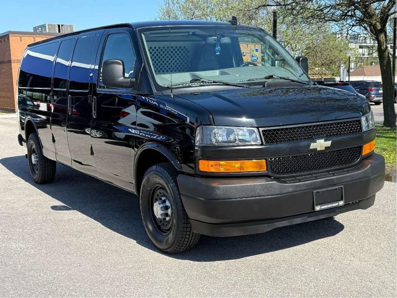 2022 Chevrolet Express 155 Long Wheel Base Certified Warranty LowKMs Photo5