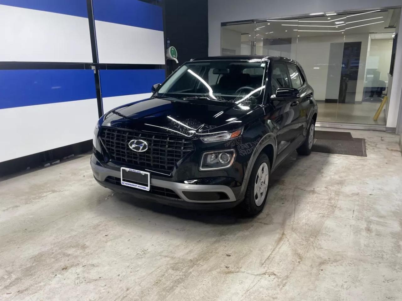 2021 Hyundai Venue Essential Photo2