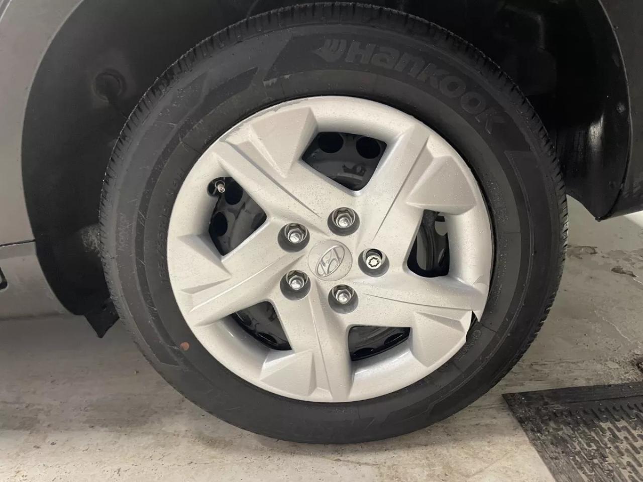 2021 Hyundai Venue Essential Photo