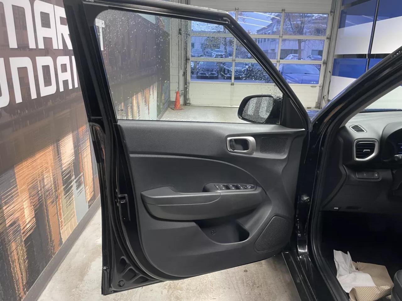 2021 Hyundai Venue Essential Photo