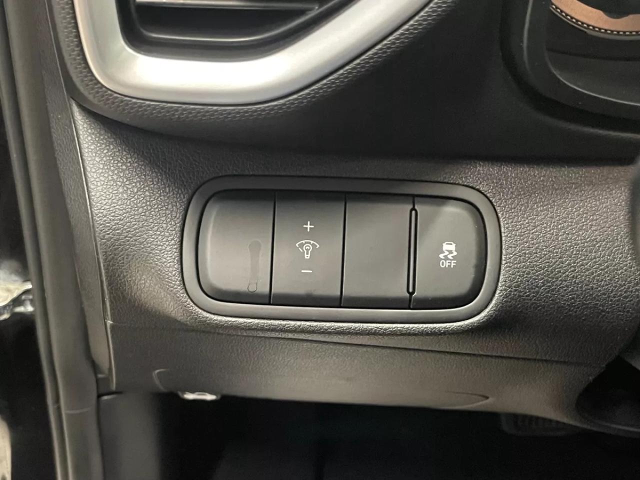 2021 Hyundai Venue Essential Photo