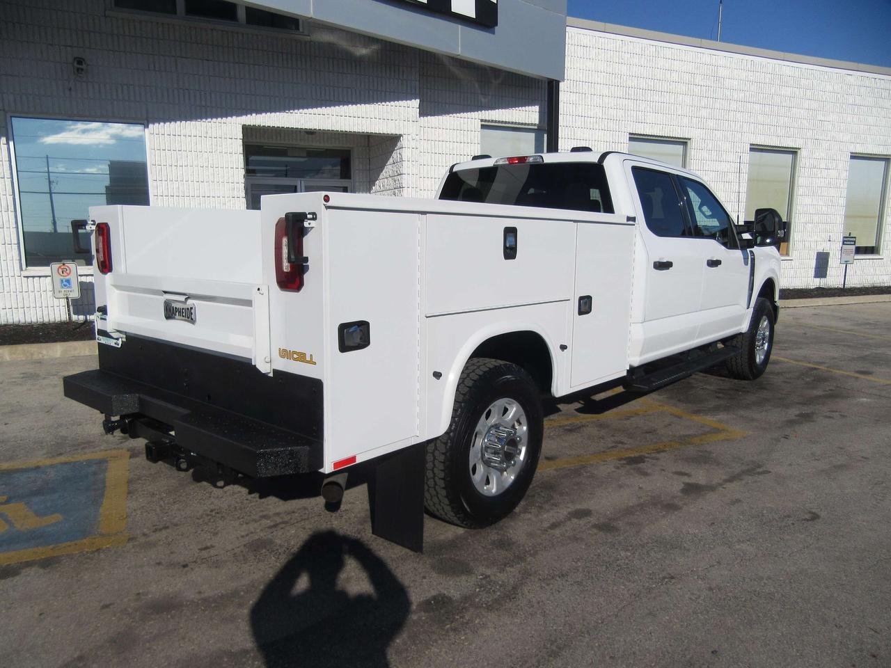 2024 Ford F-250 CREW CAB 4X4 XLT NEW SERVICE UTILITY BODY Photo2
