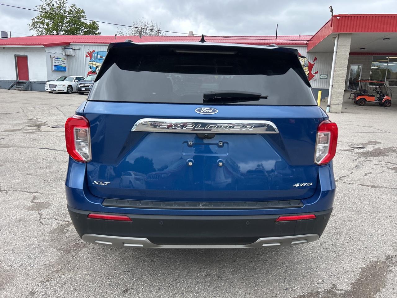 2021 Ford Explorer XLT, CLEAN CARFAX, HEATED LEATHER, REMOTE START! Photo