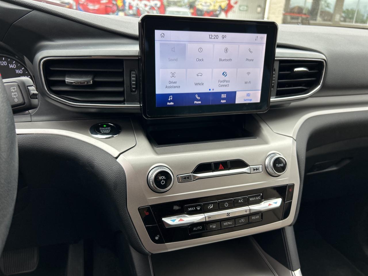 2021 Ford Explorer XLT, CLEAN CARFAX, HEATED LEATHER, REMOTE START! Photo