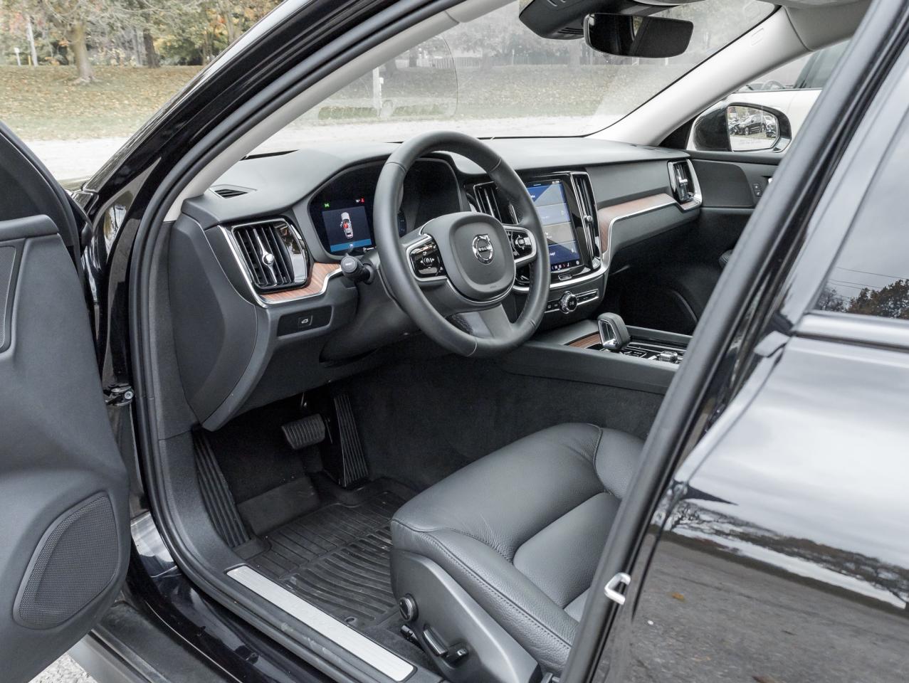 2025 Volvo V60 Cross Country B5 AWD STATION WAGON  VOLVO CPO  NEARLY NEW Photo