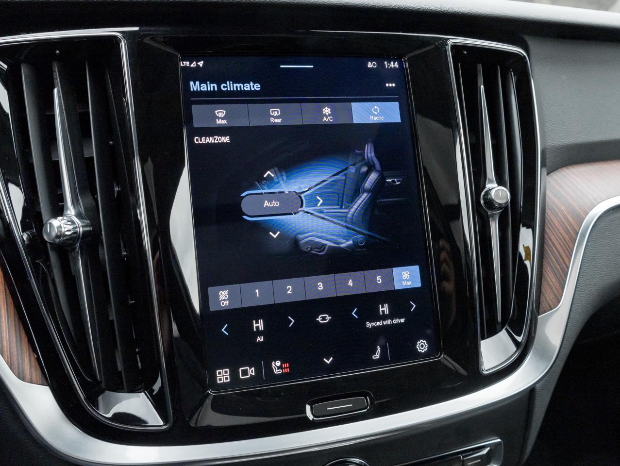 2025 Volvo V60 Cross Country B5 AWD STATION WAGON  VOLVO CPO  NEARLY NEW Photo