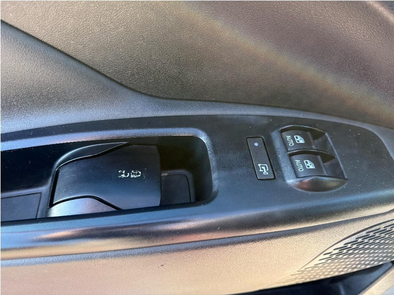 2015 RAM Promaster City Wagon SLT Shelves Divider CleanCarfax RoofRacks LowKMs Photo