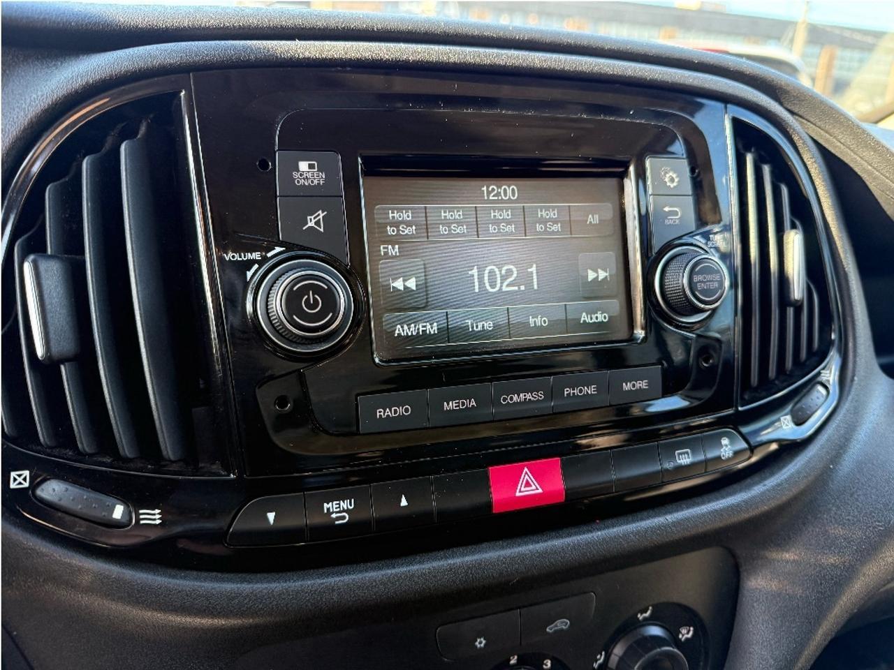 2015 RAM Promaster City Wagon SLT Shelves Divider CleanCarfax RoofRacks LowKMs Photo