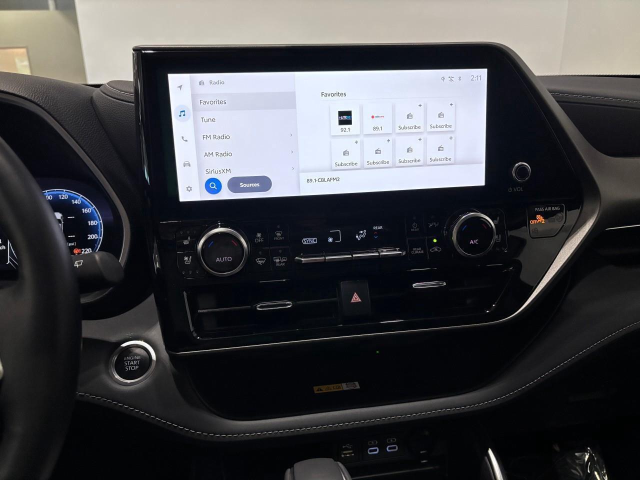 2024 Toyota Highlander LIMITED  Photo