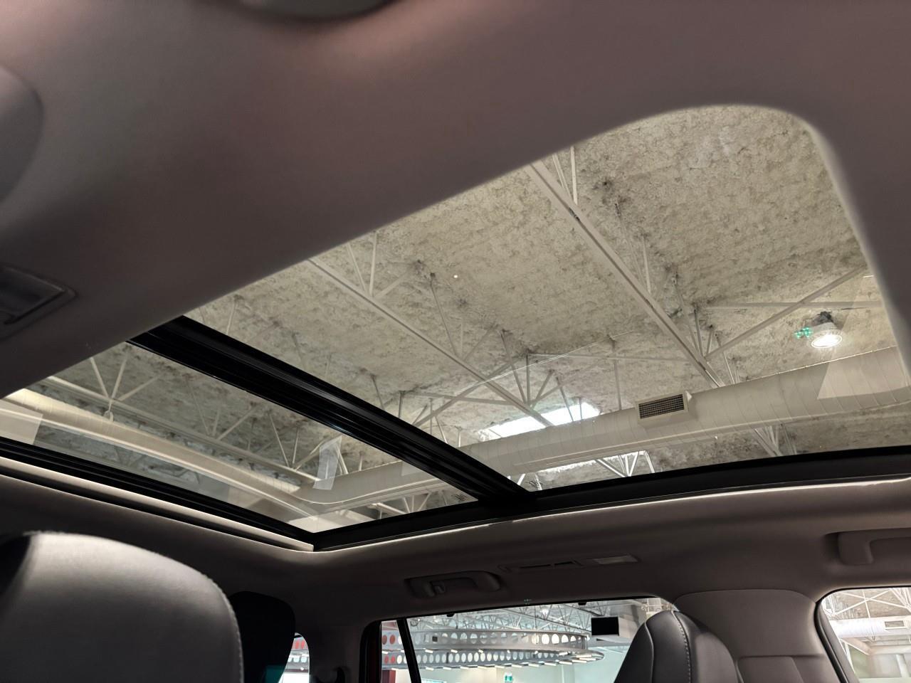 2024 Toyota Highlander LIMITED  Photo