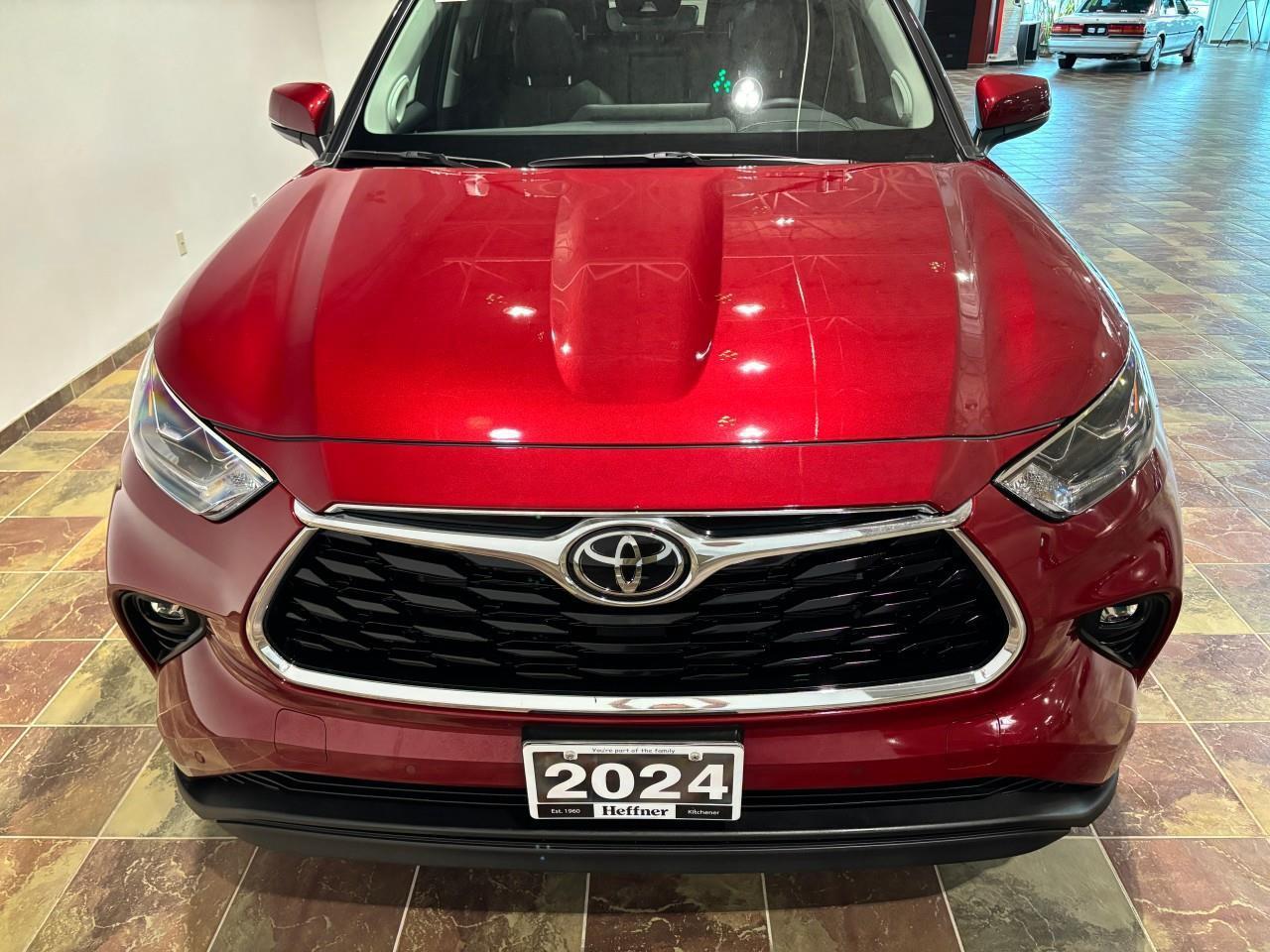 2024 Toyota Highlander LIMITED  Photo