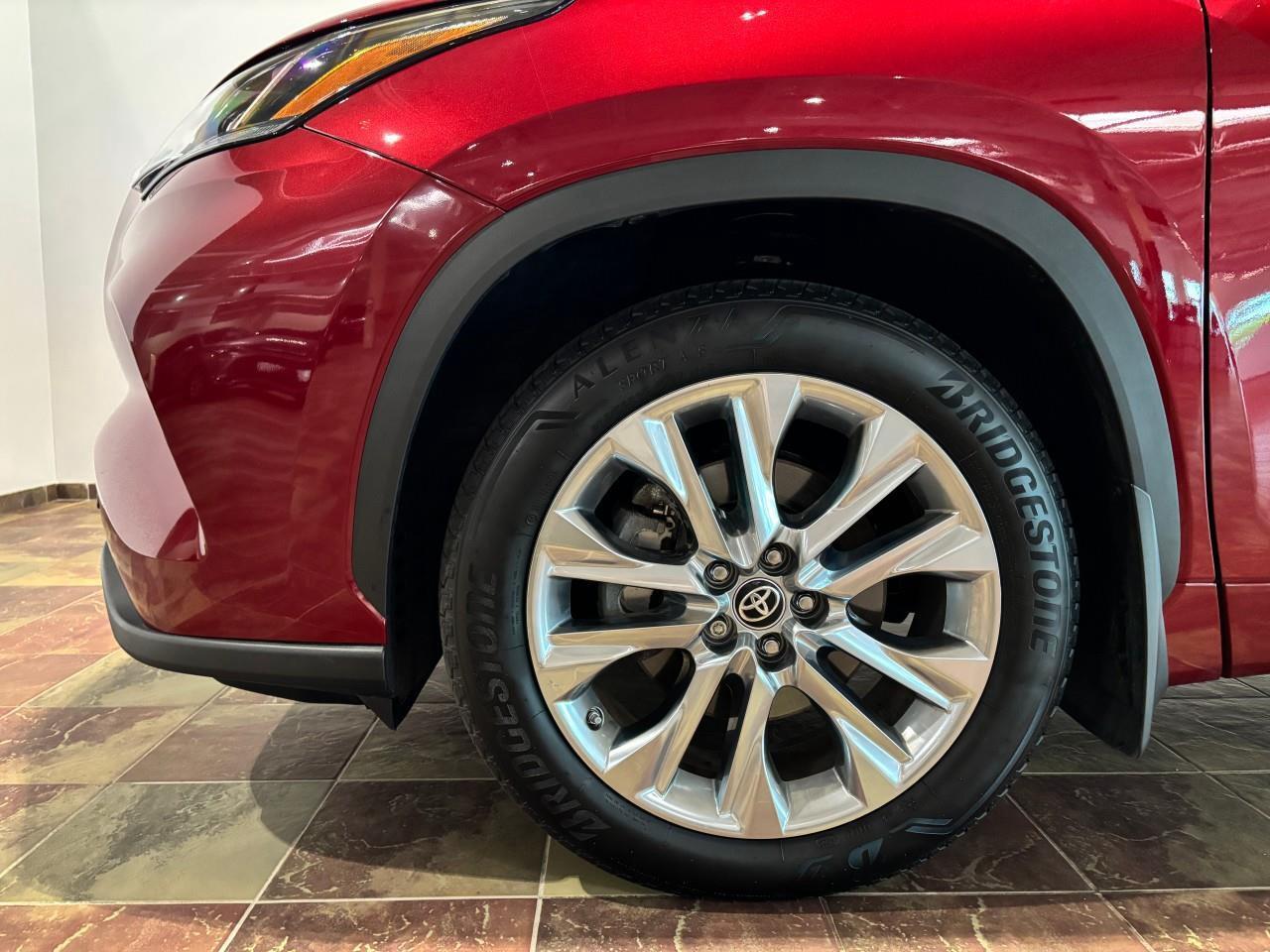 2024 Toyota Highlander LIMITED  Photo