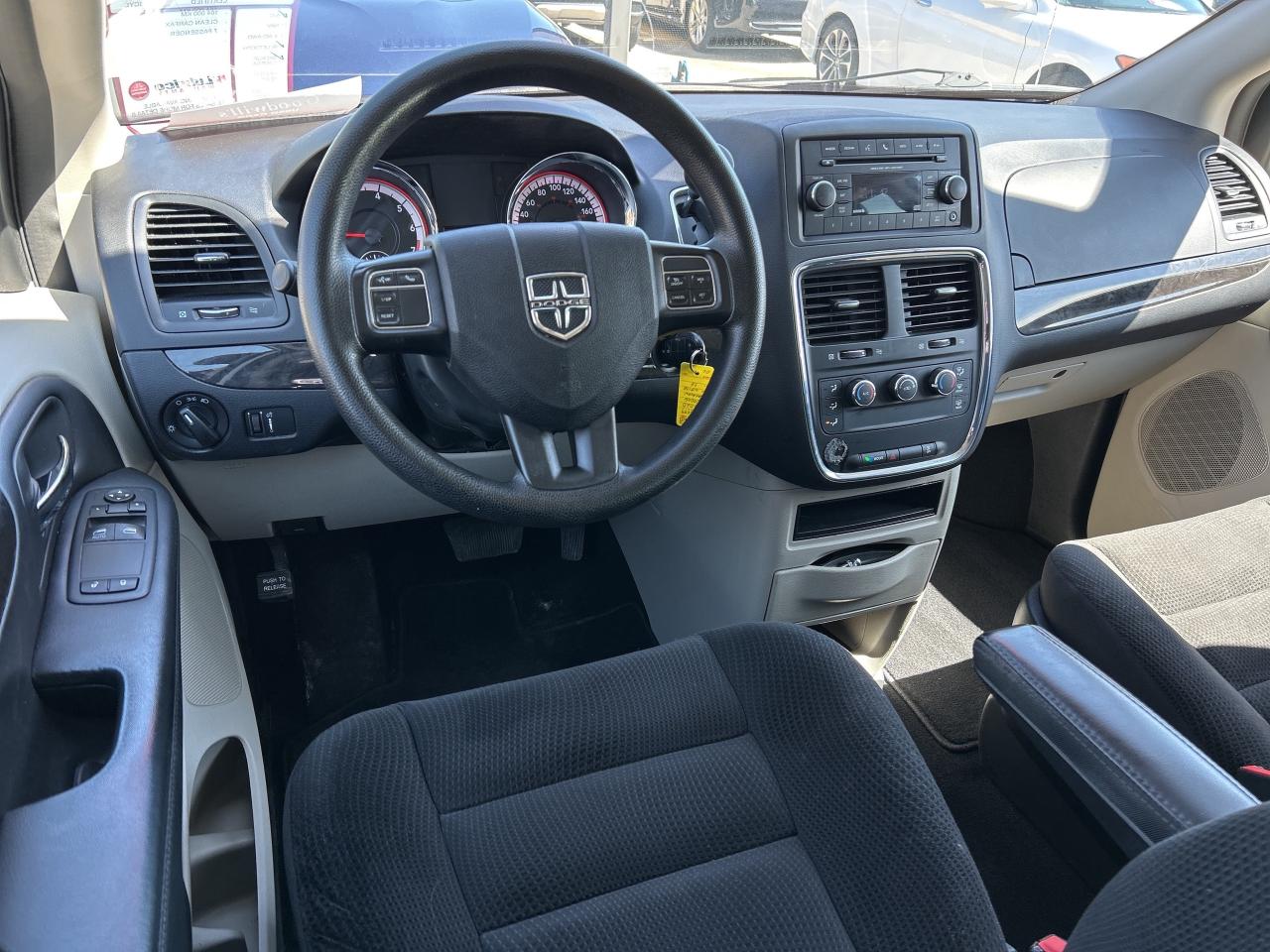 2020 Dodge Grand Caravan SE, CLEAN CARFAX, BACK UP CAMERA! Photo