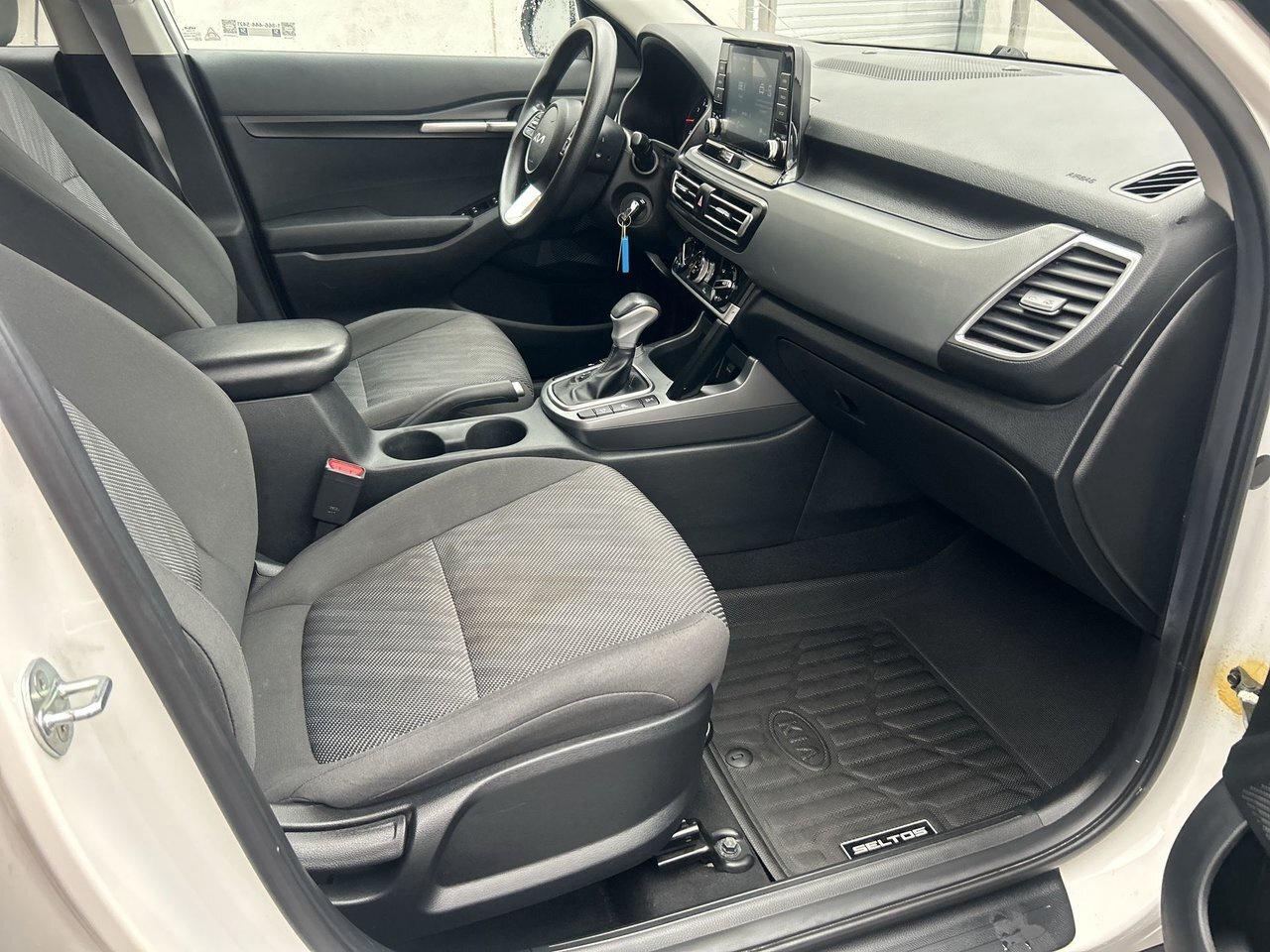 2023 Kia Seltos LX AWD 1-Owner Clean CarFax CarPlay Heated Seats Photo