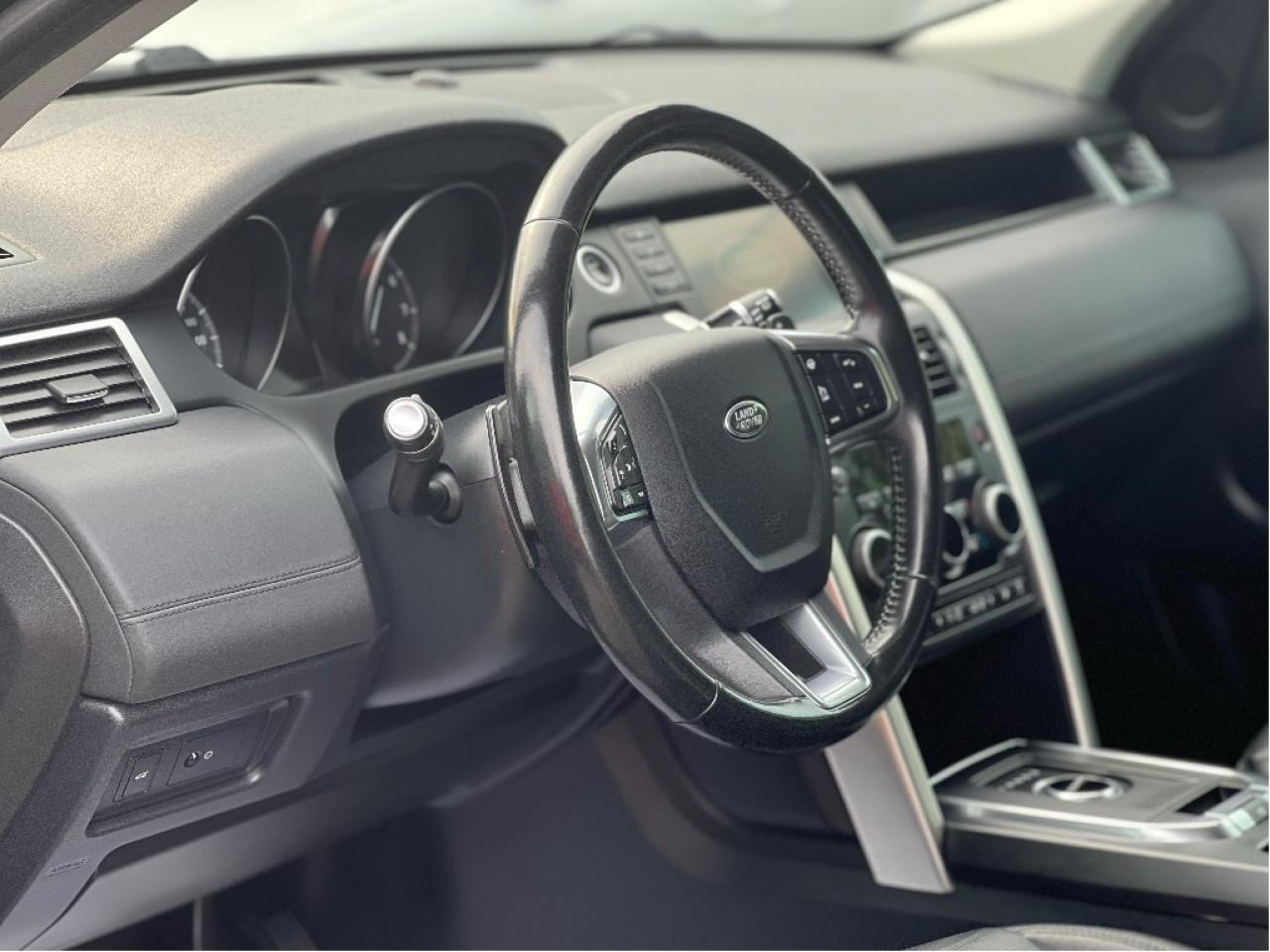 2018 Land Rover Discovery Sport HSE AWD Loaded Panoramic Sunroof New Brakes Photo