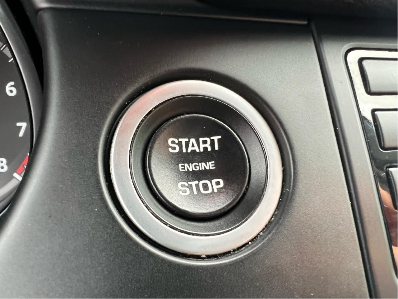 2018 Land Rover Discovery Sport HSE AWD Loaded Panoramic Sunroof New Brakes Photo