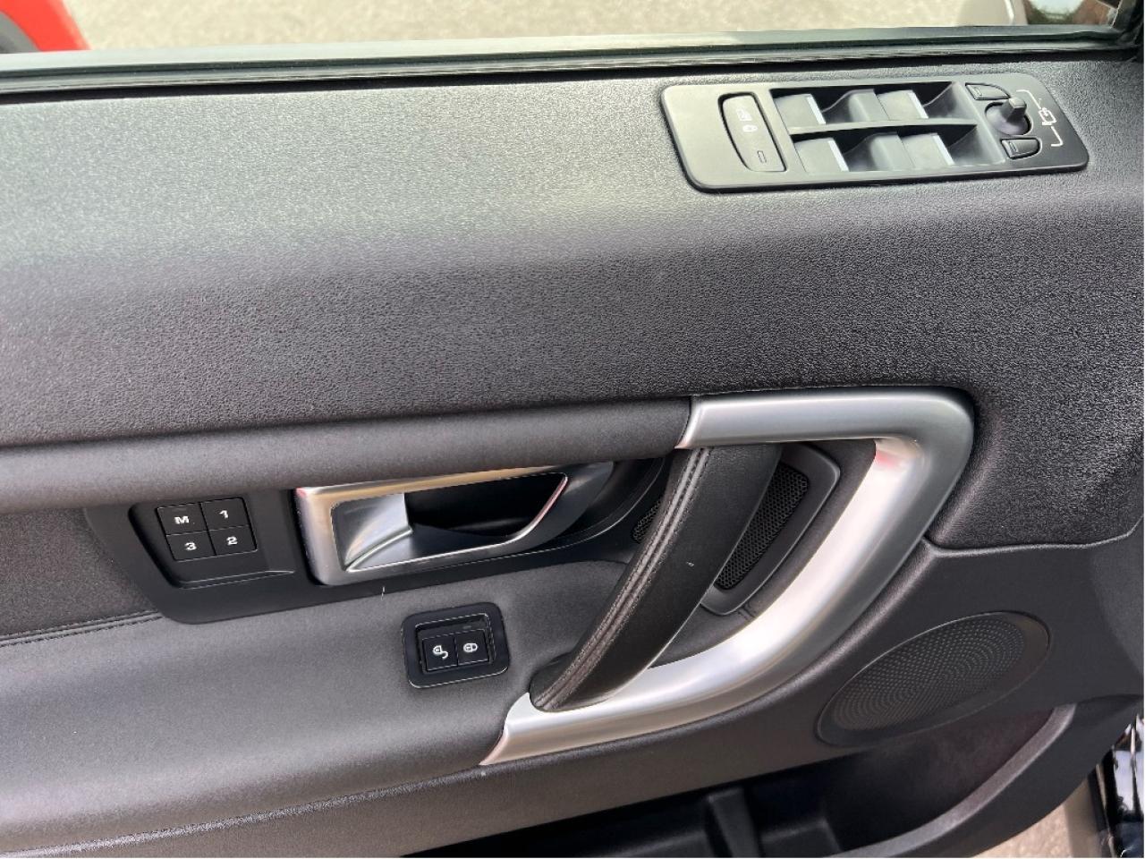 2018 Land Rover Discovery Sport HSE AWD Loaded Panoramic Sunroof New Brakes Photo