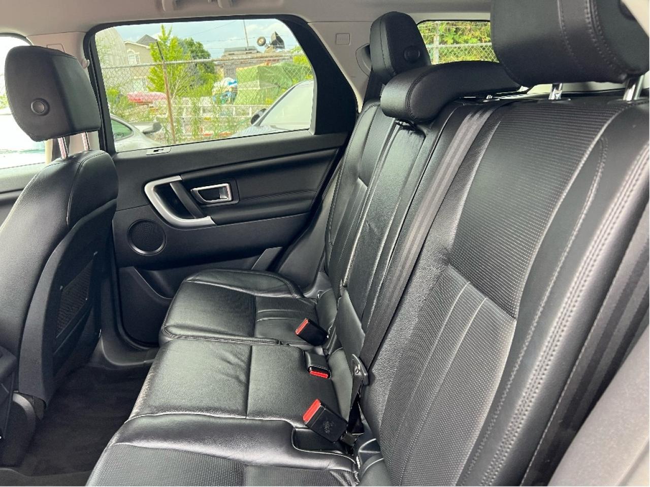 2018 Land Rover Discovery Sport HSE AWD Loaded Panoramic Sunroof New Brakes Photo