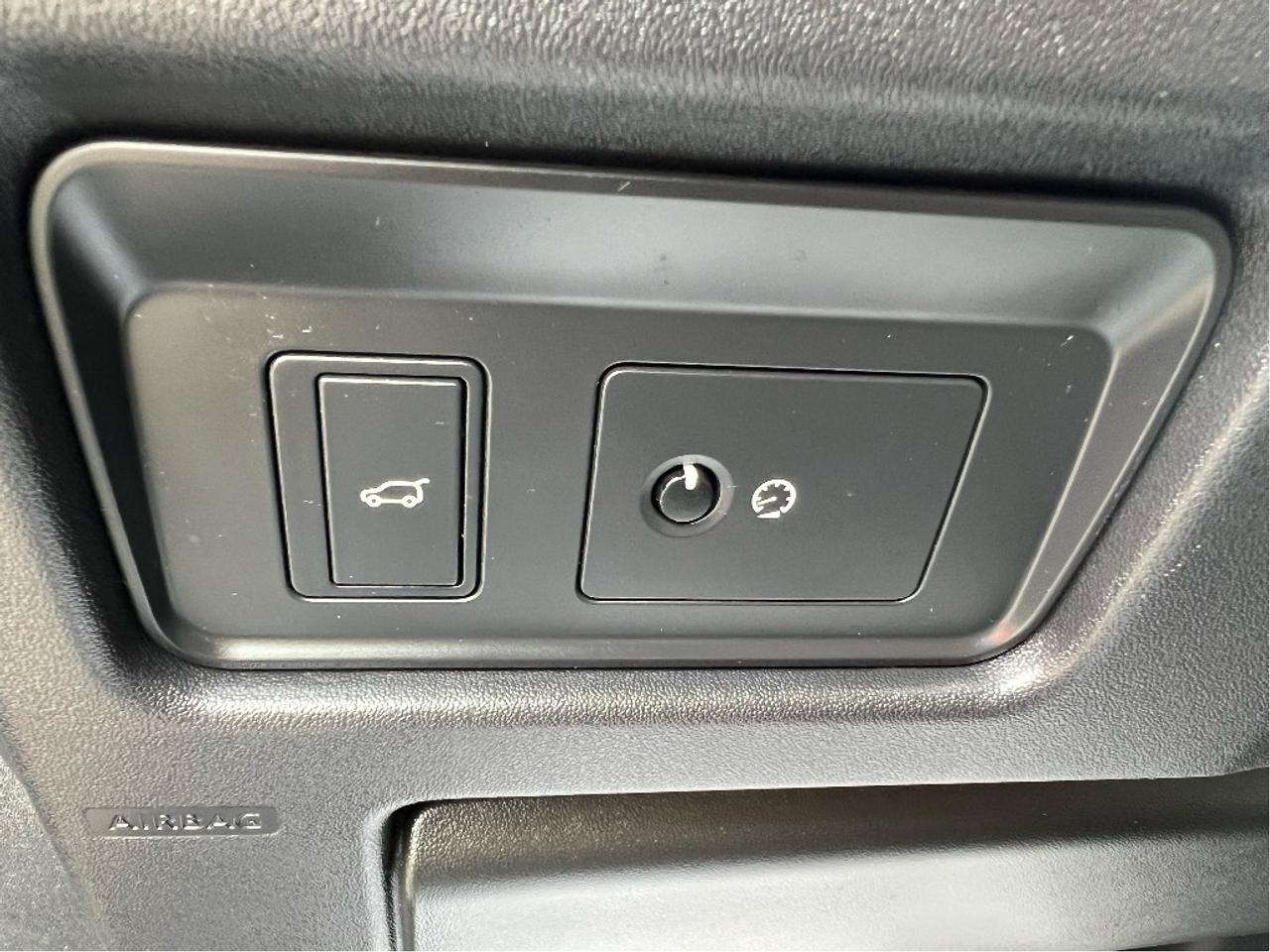 2018 Land Rover Discovery Sport HSE AWD Loaded Panoramic Sunroof New Brakes Photo