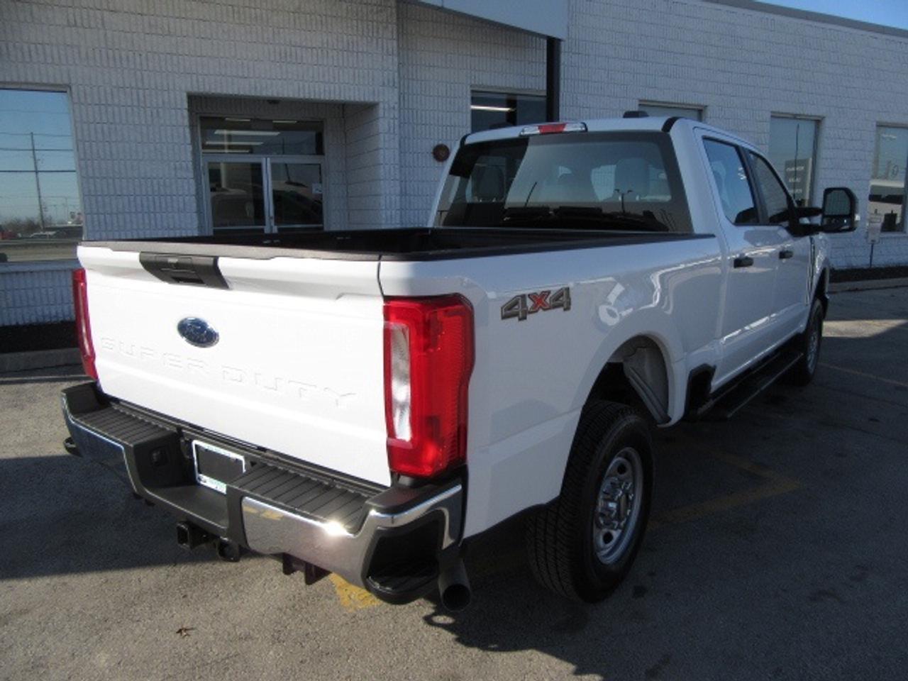 2023 Ford F-250 CREW CAB 4X4 6.8FT BOX Photo2