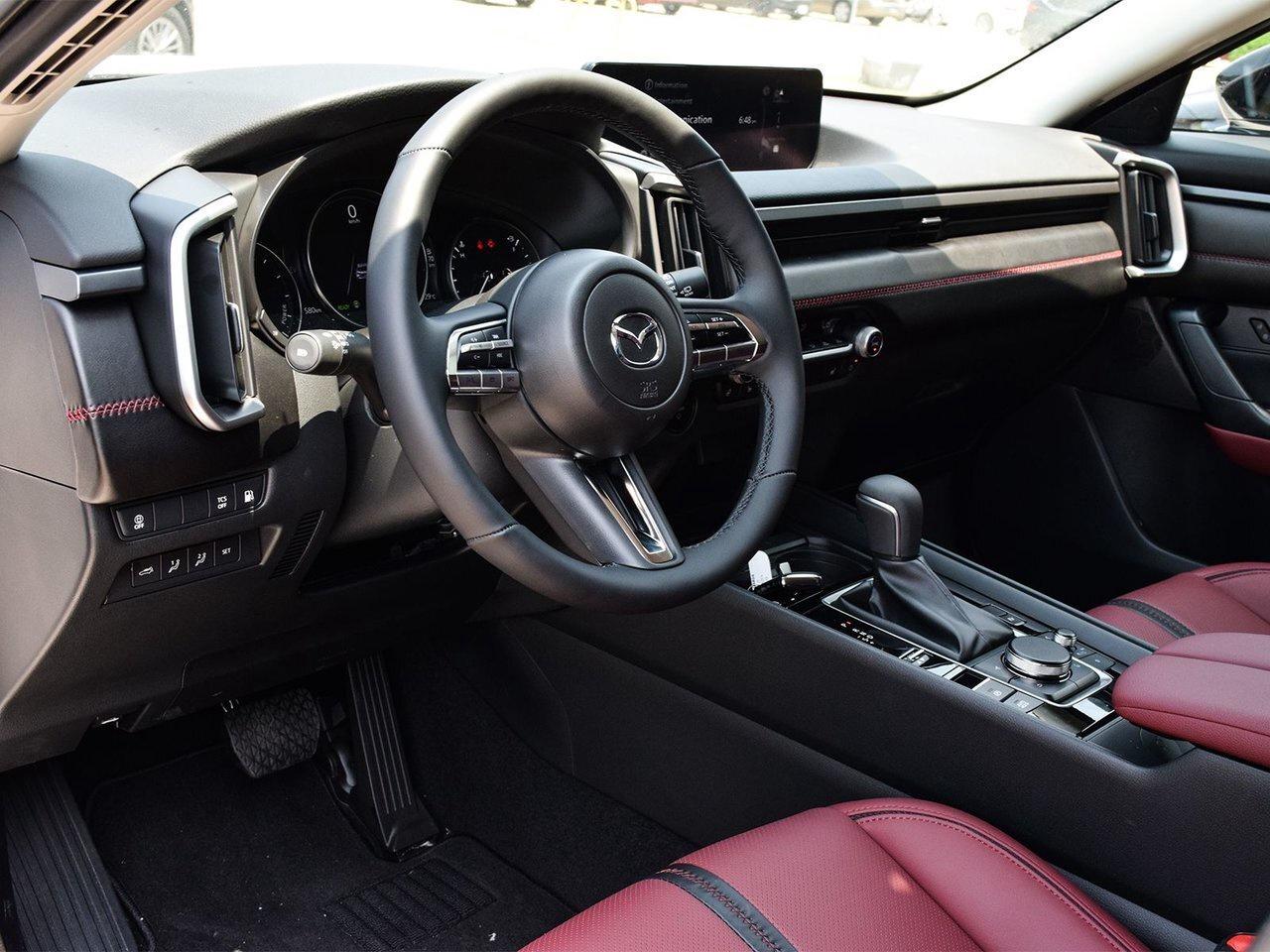 2025 Mazda CX-50 Hybrid Kuro 6.99 OAC. 96M  BRAND NEW  Hybrid  Pano Roof Photo