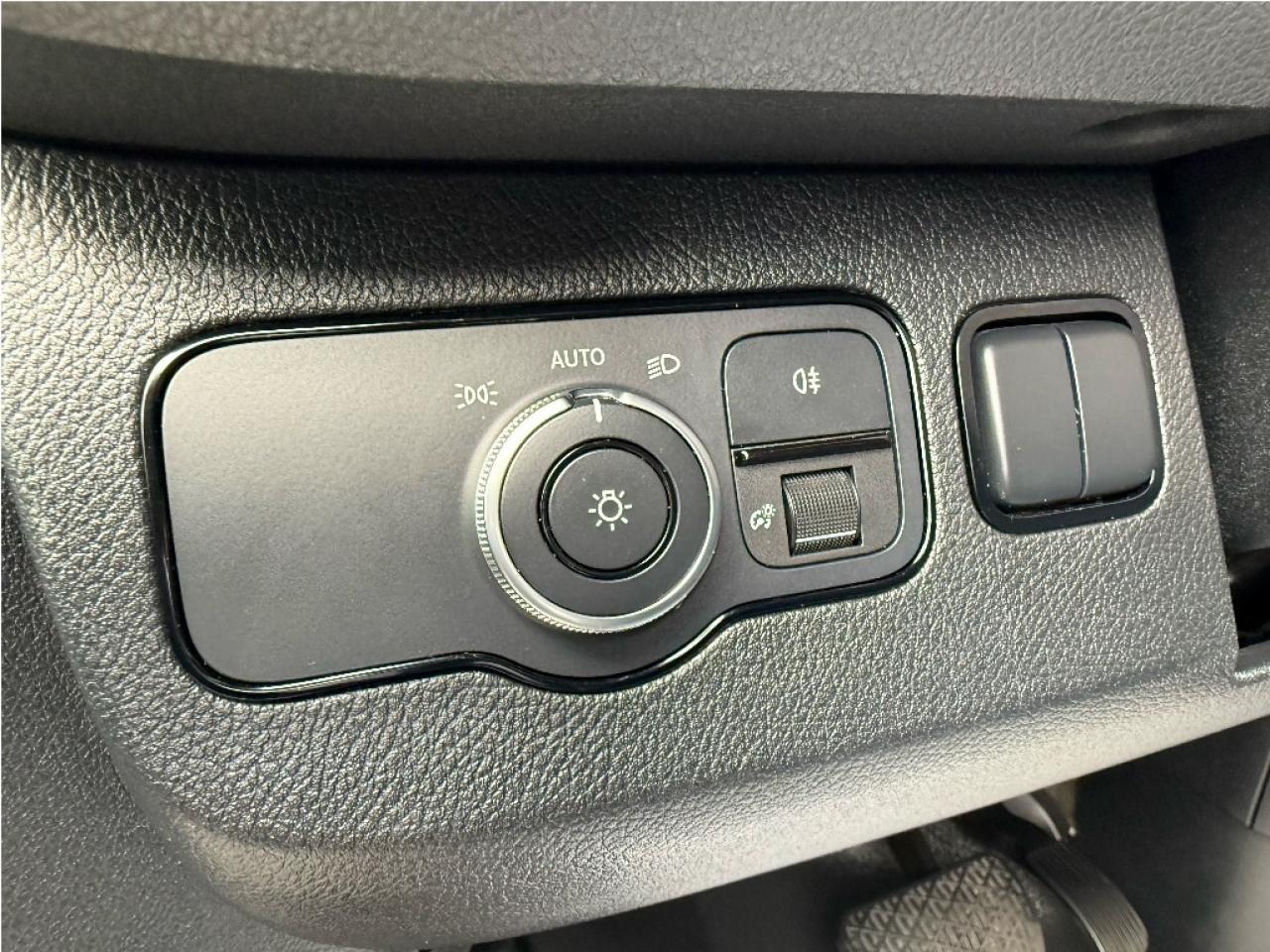 2022 Mercedes-Benz Sprinter Cargo Van 3500 High Roof V6 170 CleanCarFax Certified 3Seats Photo