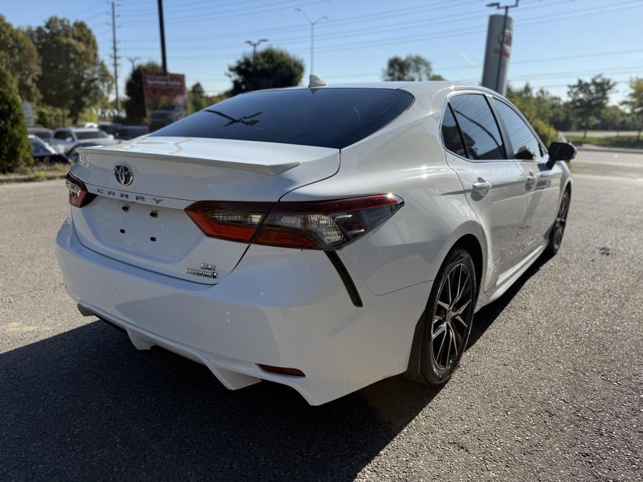 2024 Toyota Camry SE Auto AWD Photo3