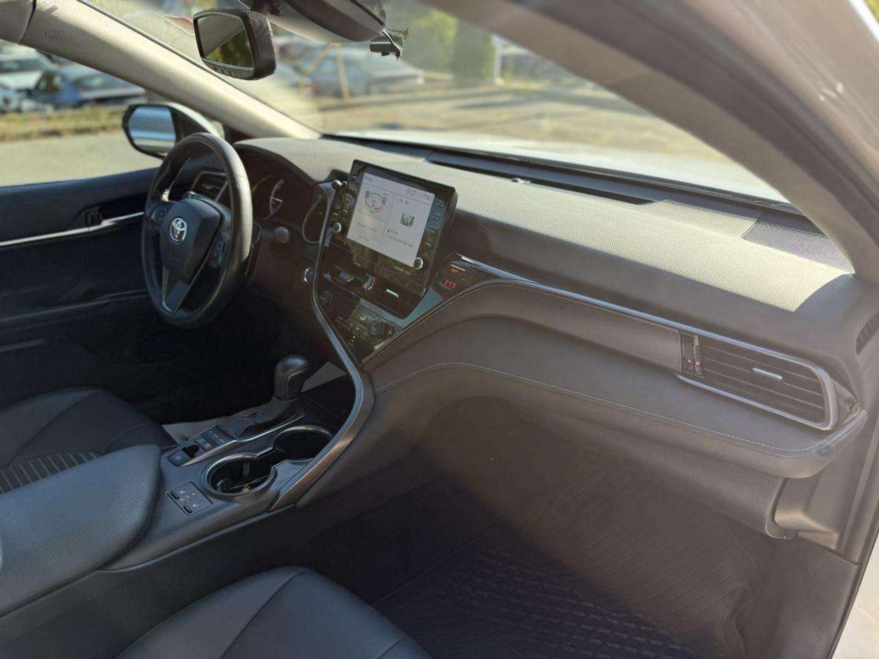 2024 Toyota Camry Hybrid SE Auto Photo