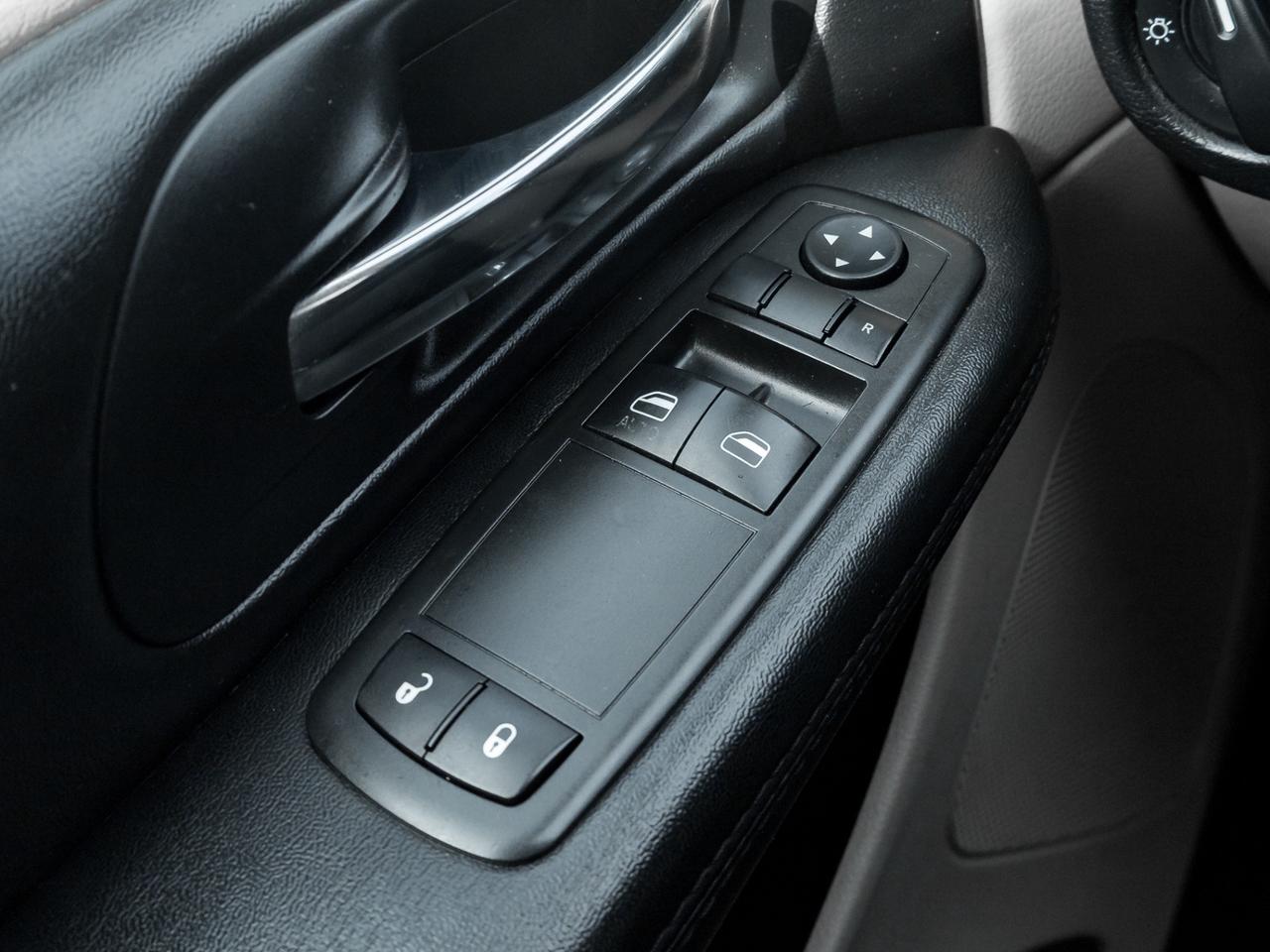 2016 Dodge Grand Caravan CANADA VALUE PACKAGE Photo