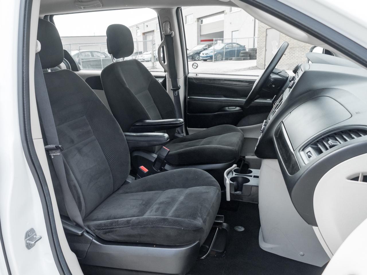 2016 Dodge Grand Caravan CANADA VALUE PACKAGE Photo