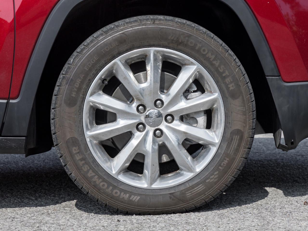 2016 Jeep Cherokee 4WD Limited Photo3