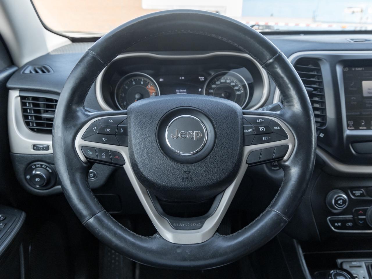 2016 Jeep Cherokee 4WD Limited Photo