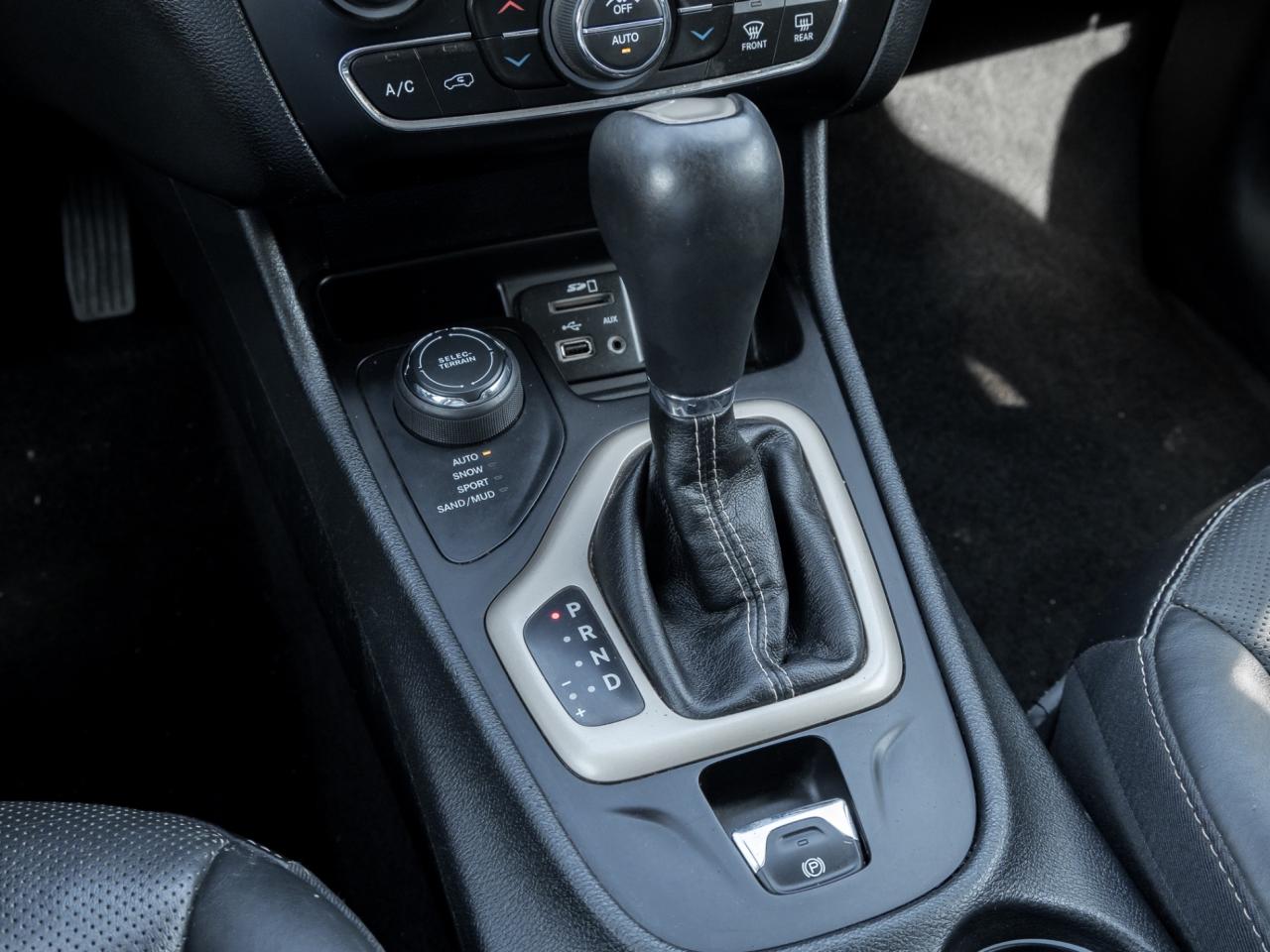 2016 Jeep Cherokee 4WD Limited Photo