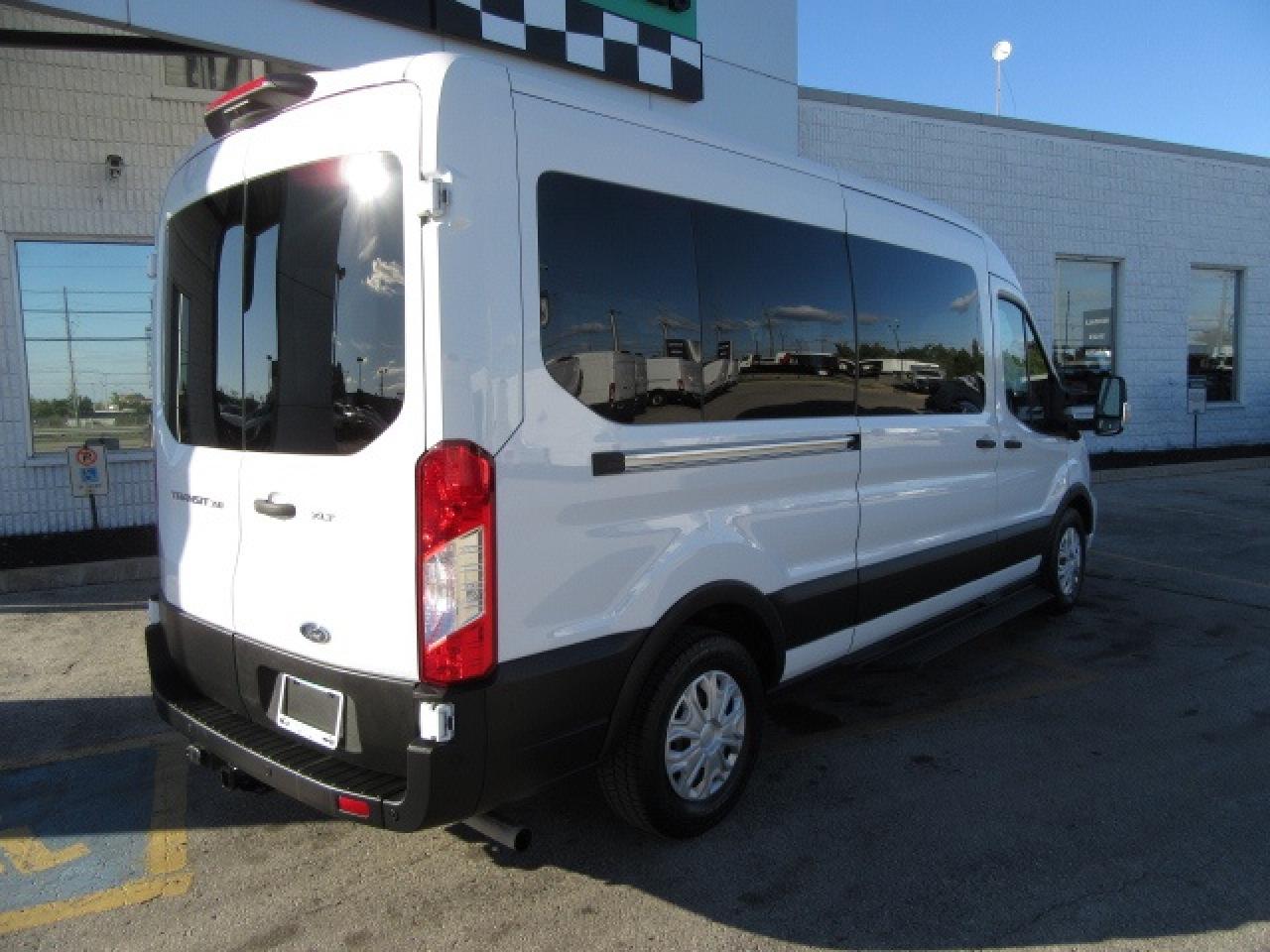 2022 Ford Transit Cargo Van T-350 GAS XLT MEDIUM ROOF 15 PASS VAN Photo3