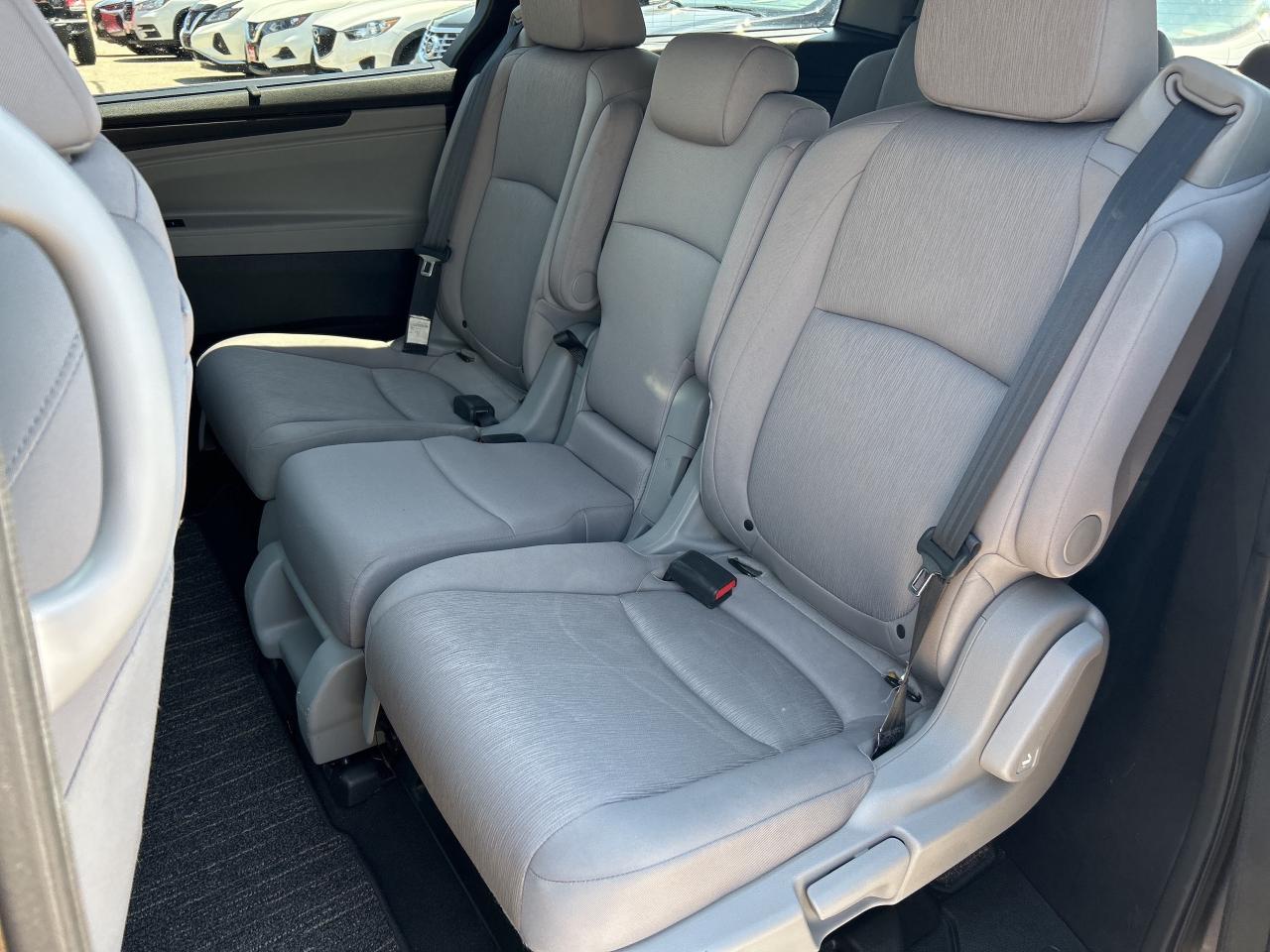 2022 Honda Odyssey EX, REMOTE START, POWER SLIDING DOORS, SUNROOF! Photo