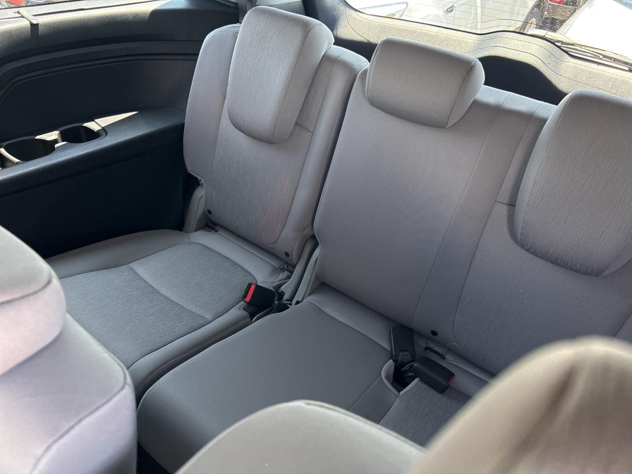 2022 Honda Odyssey EX, REMOTE START, POWER SLIDING DOORS, SUNROOF! Photo