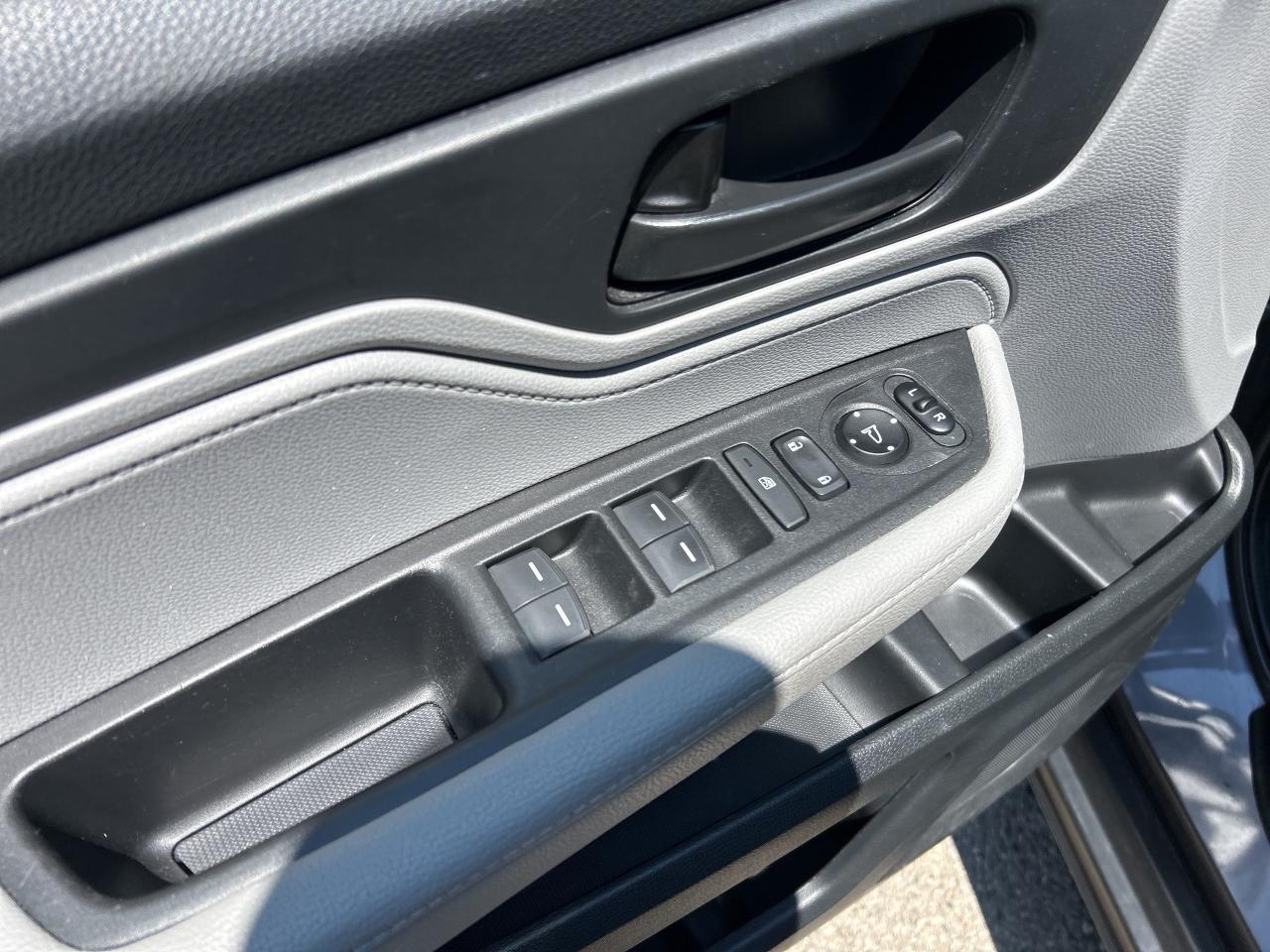 2022 Honda Odyssey EX, REMOTE START, POWER SLIDING DOORS, SUNROOF! Photo