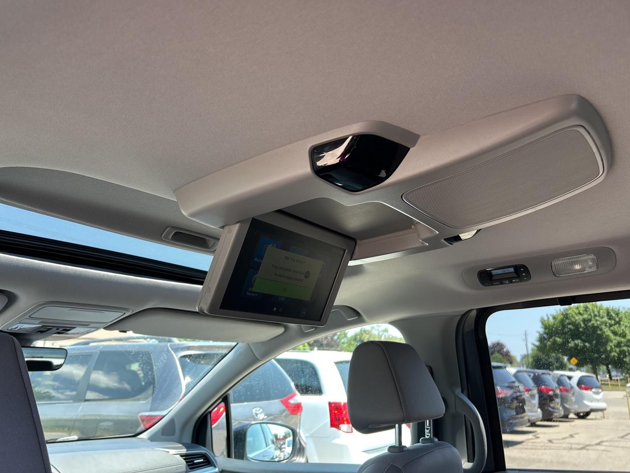 2022 Honda Odyssey EX, 8 PASSENGER, POWER SLIDING DOORS, REMOTE START Photo