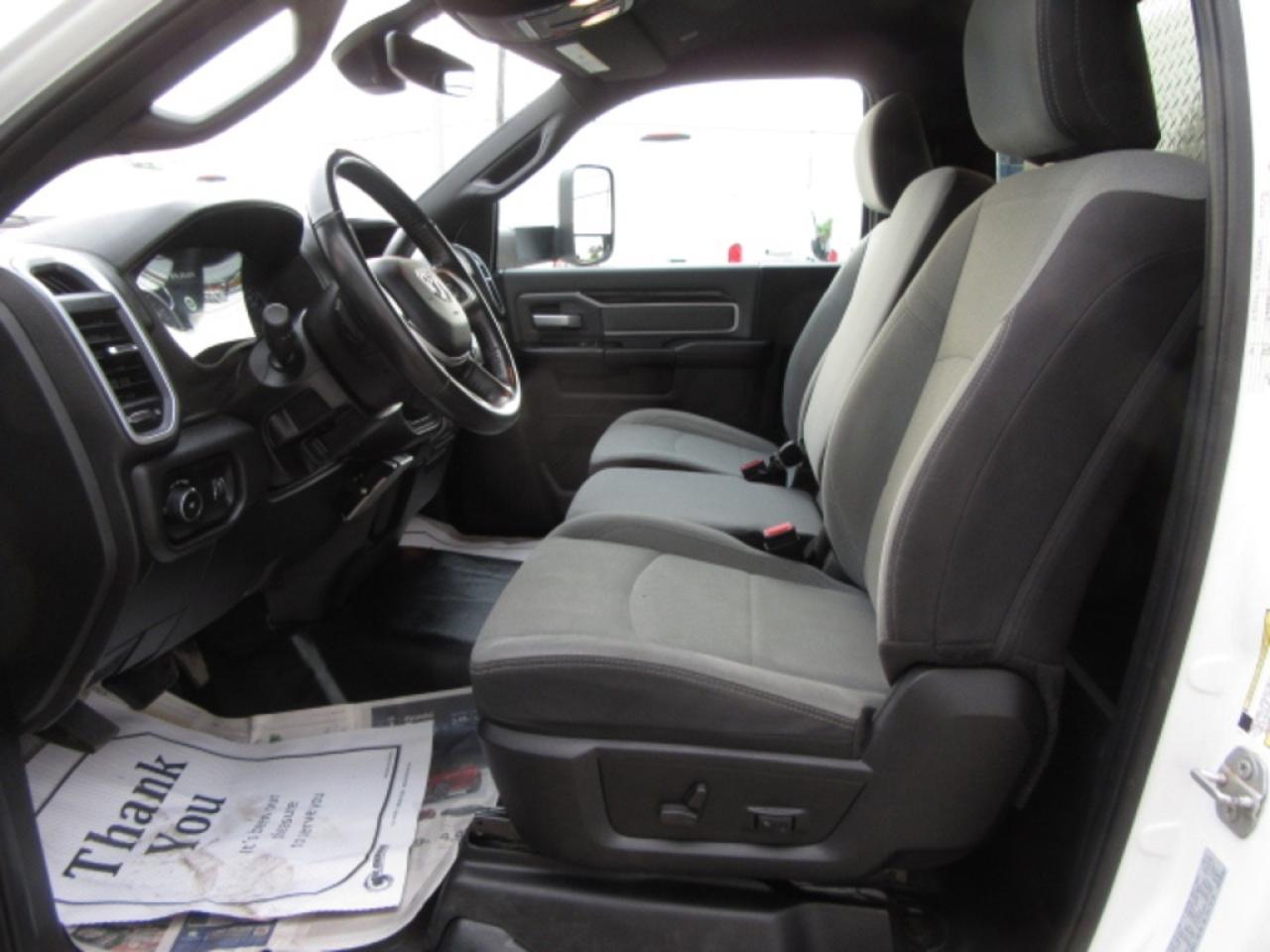 2022 RAM 5500 HD Chassis GAS AUTO 2WD WITH 13FT DUMP BOX & CROSS TOOL BOX Photo